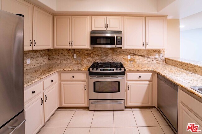 12011 Goshen Ave Unit 202