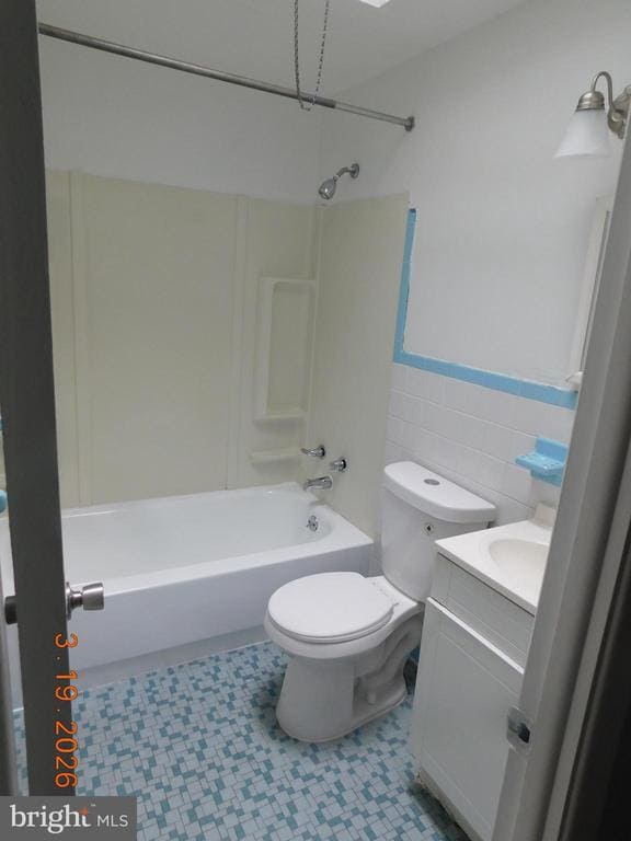 Photo - 2165 Benson St