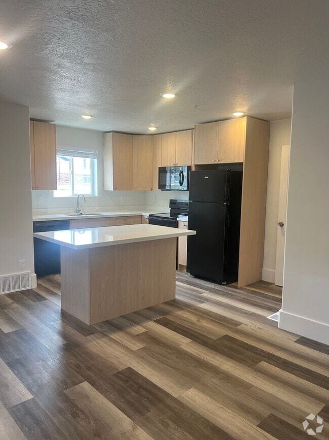 Building Photo - Newly completed Townhome