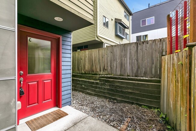 Photo - Cheery & Bright Columbia City Townhome