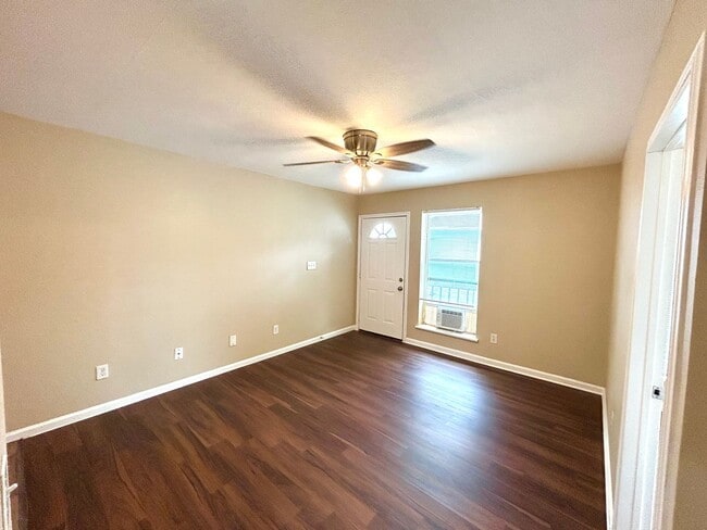Photo - *MOVE IN SPECIAL* 2 Bedroom / 1 Bath Unit Near Lackland AFB!