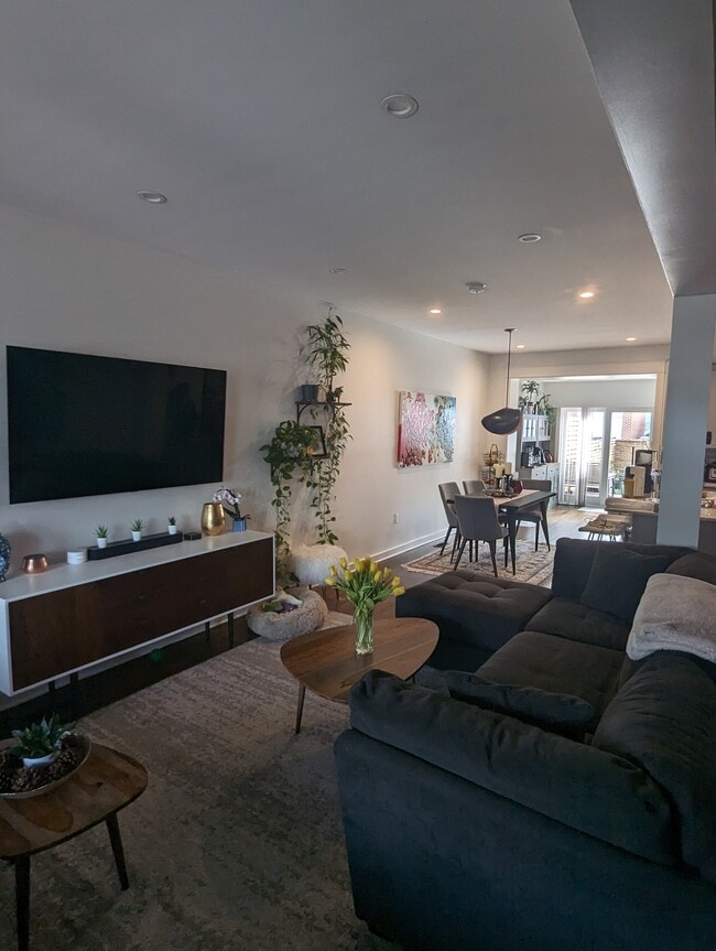 Photo - 5615 2nd St NW