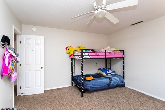 Photo - Fourplex in great central location! Unidad 6849