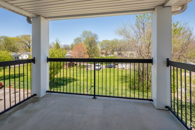 1BR, 1BA - The Cherry Blossom - 740SF - Balcony