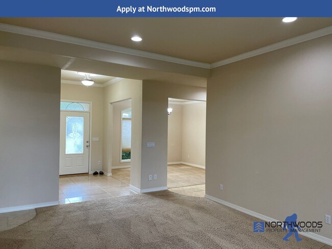 Photo - PET FRIENDLY!! Beautiful 3 Bedroom 2 Bath Home in Eagle Point Golf Course Community