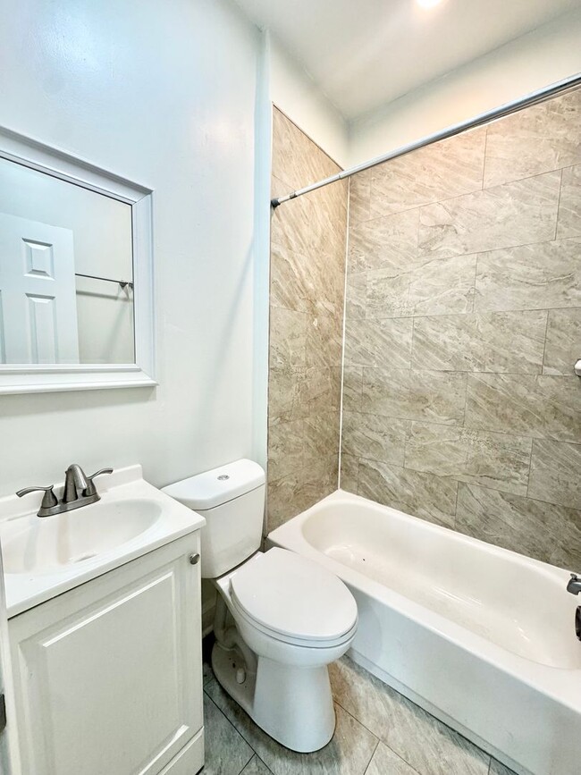 Photo - 5002 Walnut St Unit 3R