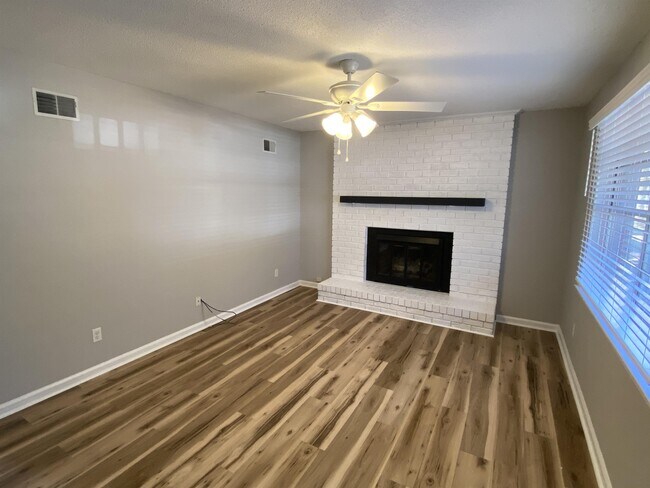 Photo - 23 Port Royal Dr