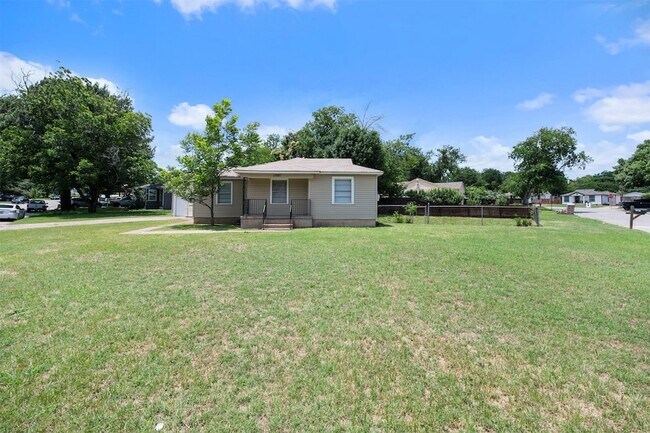 Photo - 1501 Greenbrier Dr