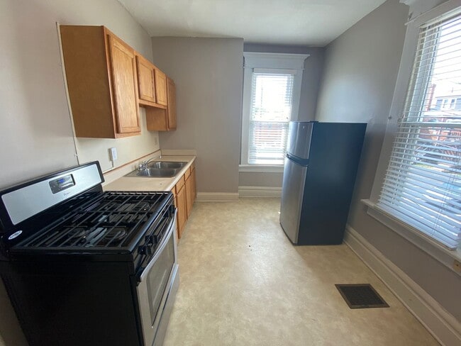 Photo - 1467 Worthington St Unit 1469 2