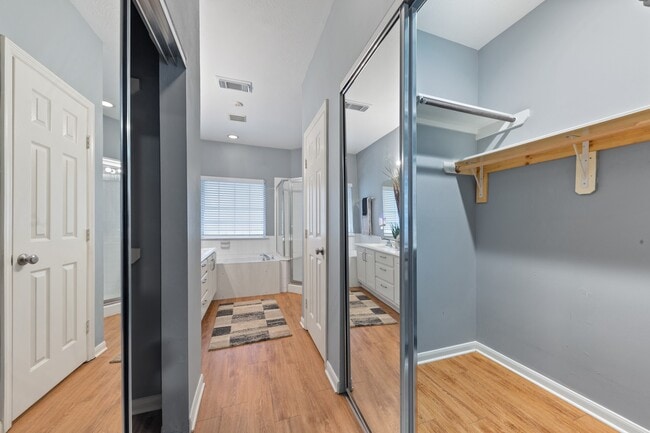 Building Photo - 30 Endor Forest Pl