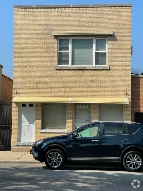 Building Photo - 6552 W Higgins Ave Unit 2 Rental