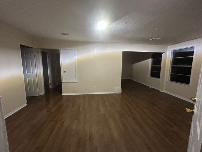 Photo - 167 Pike Ave