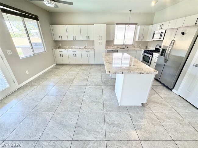 Photo - 1092 Whispering Birch Ave