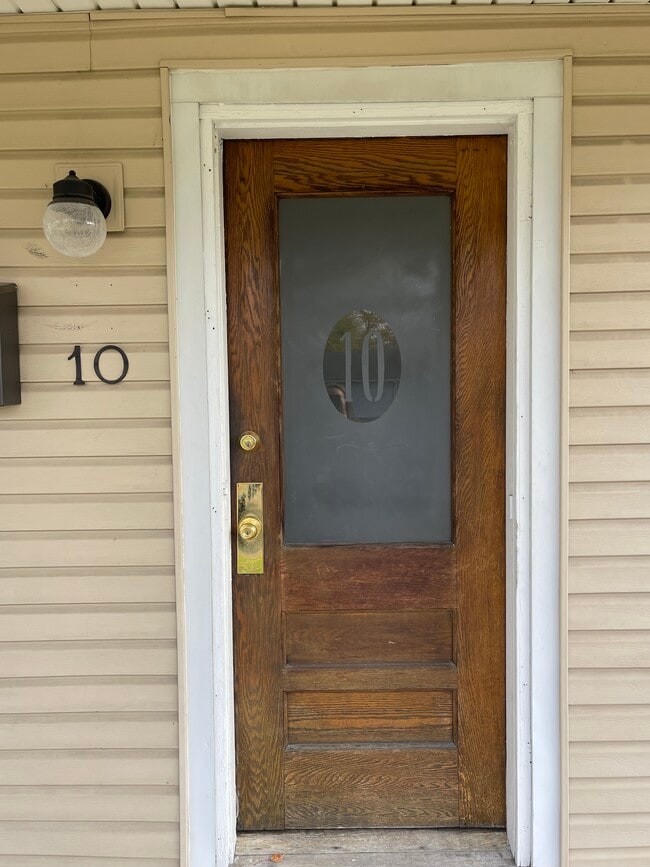 Photo - 10 S Preston St