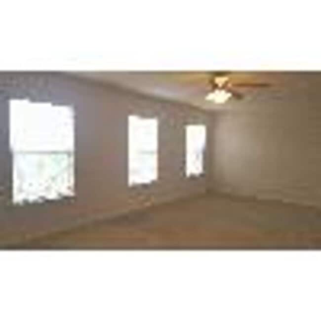 Photo - 4Bed/2.5Bath 26700 sq ft home located in Wellesley