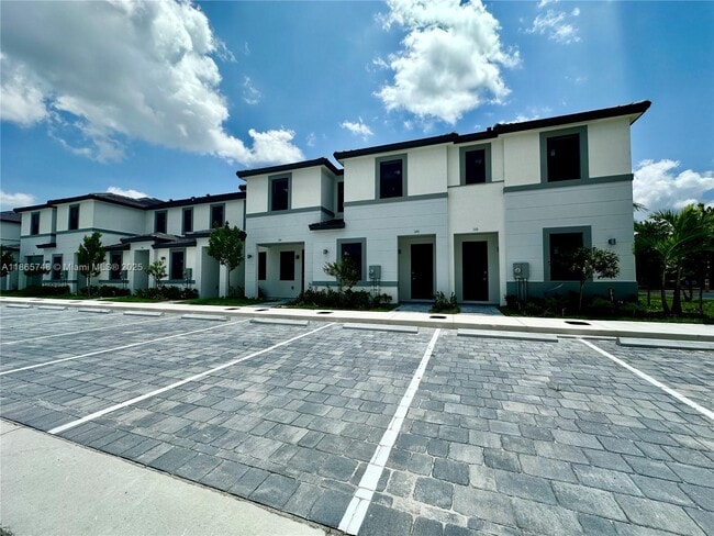 Building Photo - 120 NW 10th St Rental