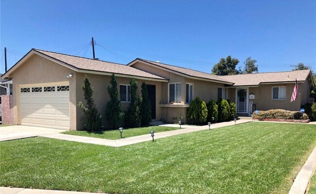 Building Photo - 6833 Severn Dr Rental