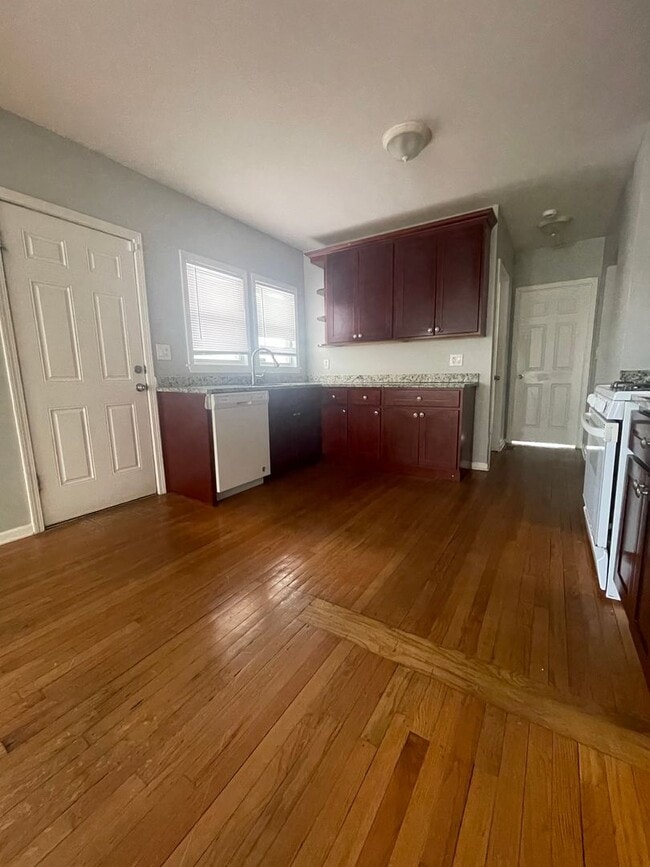 Photo - Beautiful 3 Bedroom house for Rent in Calumet City, IL AVAILABLE NOW!!