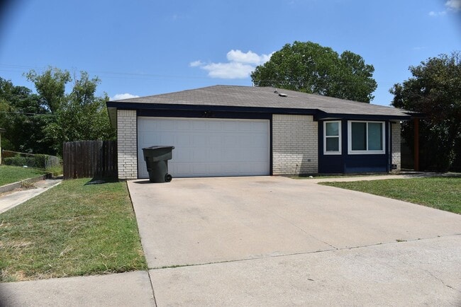 Photo - 4 Bd / 2 Bath in Killeen! Convenient to Fo...