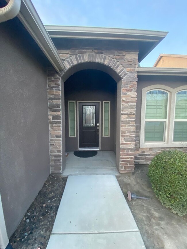 Photo - Move into Northwest Hanford and relax in your spa!