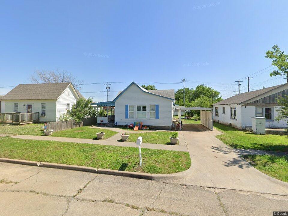 Photo - 217 W Oak St