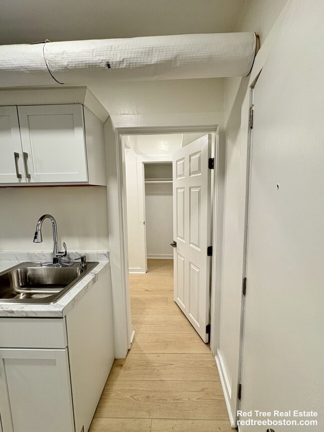 Photo - 19 Peterborough St Unit A