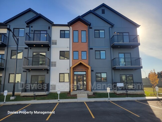 Building Photo - 9207-9228 228 St NW Unit #106