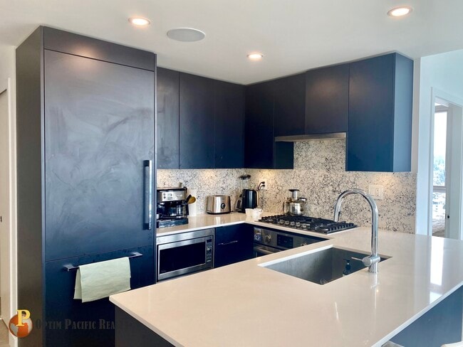 Photo - 901 Lougheed Hwy Unit 20XX