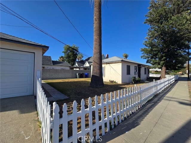 Photo - 260 W 18th St