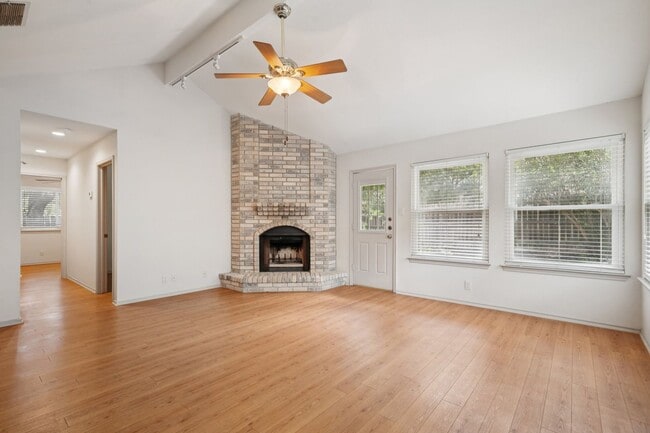 Building Photo - SEPTEMBER  HALF OFF First Month Rent Rental