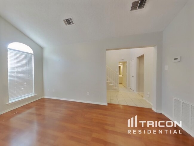 Photo - 2817 Laurel Hill Dr