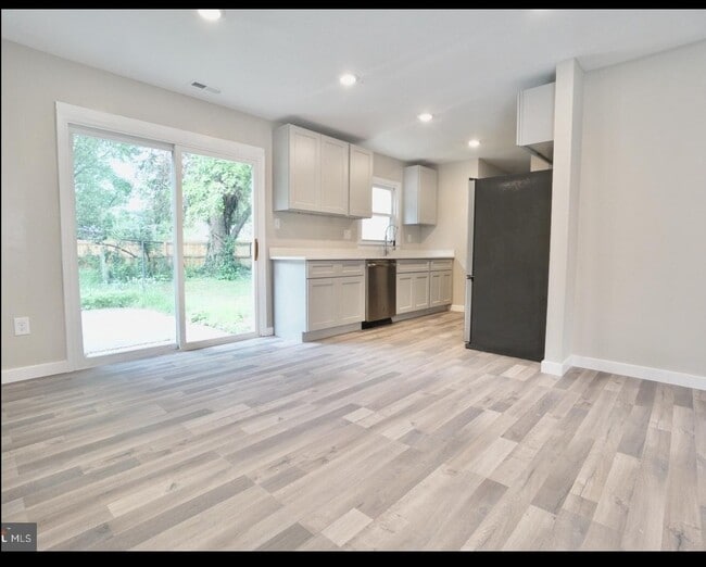 Photo - 14802 Arkansas St