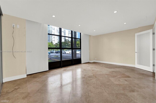 Photo - 2 br, 2 bath Condo - 18181 NE 31st Ct Apt 101 Unit Apt 101