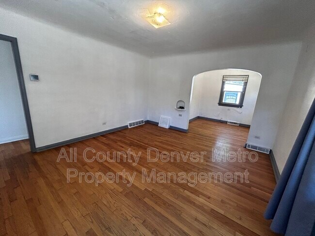 Photo - 2111 S Emerson St