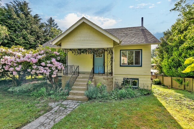 Custom-Built Charm in West Seattle | 4 Bed... - Custom-Built Charm in West Seattle | 4 Bed... House