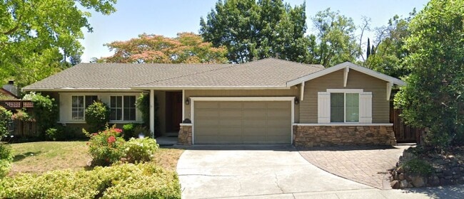 Building Photo - Buena Vista Rancher 4 bed /3 bath - Excell... Rental