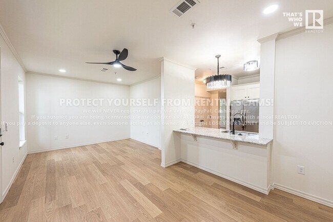 Photo - 1115 N Leverett Ave