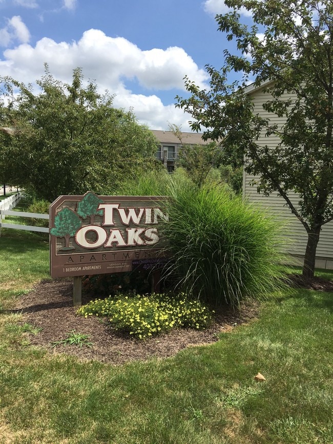 Twin Oaks Apartments Champaign, IL
