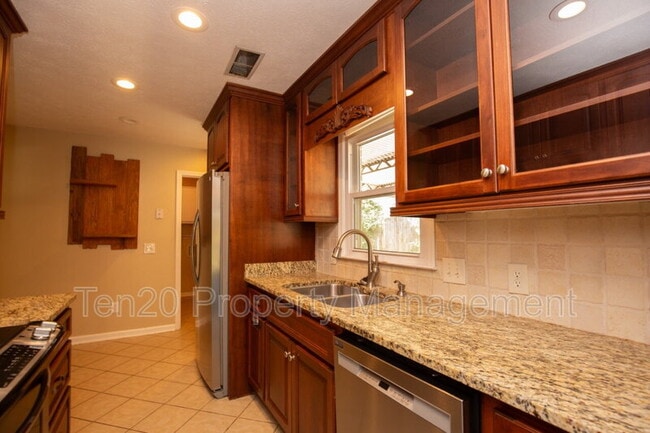 Photo - 7664 Northfield Dr