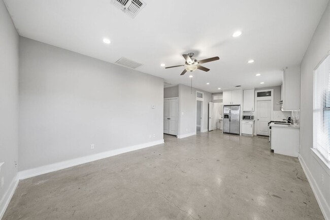 Photo - 603 Edgewood St Unit b