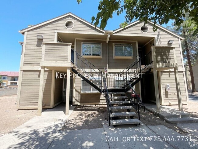 Building Photo - 2 WEEKS FREE RENT ON THIS FULLY REMODELED ... Unit A Rental