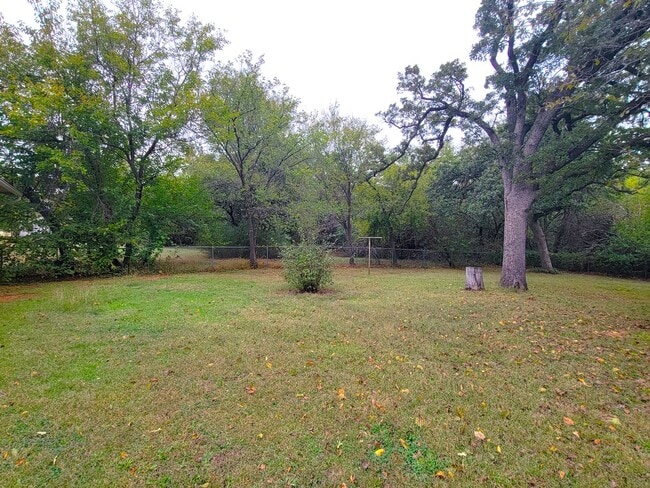 Photo - 608 N Poplar Ln