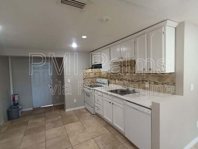 Photo - 2406 S 69th St