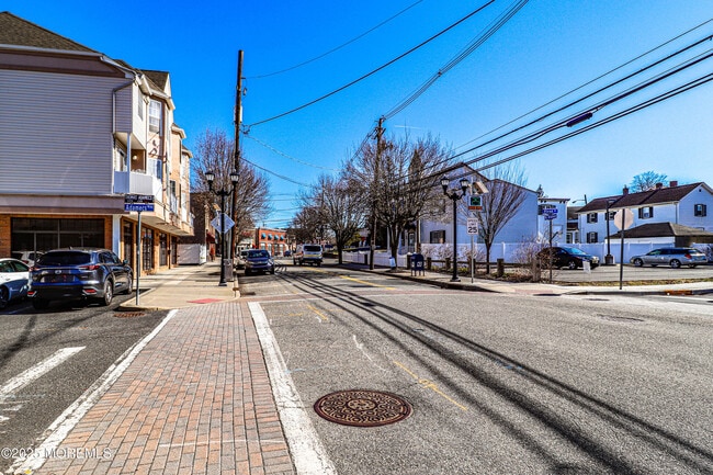 Building Photo - 105 Adamecs Way Unit 105