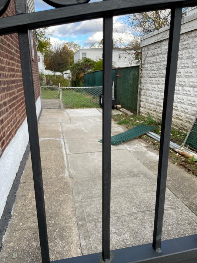 Photo - 48-15 203rd St