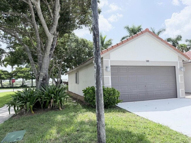Photo - 1975 Oak Berry Cir