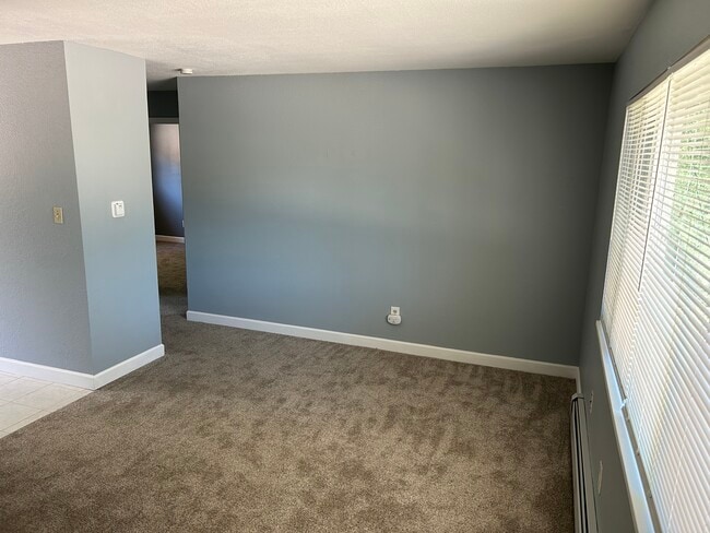 Building Photo - 318 Bonnie Ct Unit 3