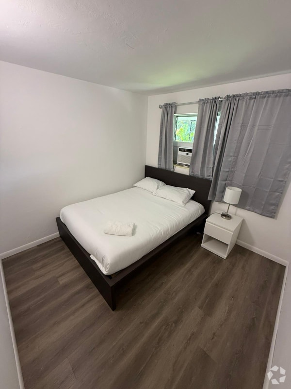 Building Photo - 1017 NE 14th Ave Unit 2 Rental