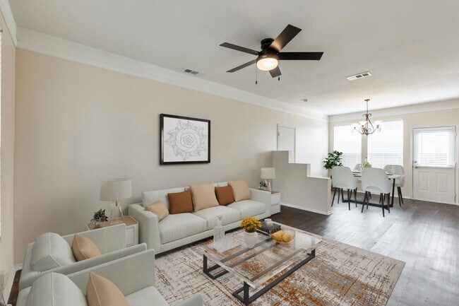 Photo - 915 Greene Way