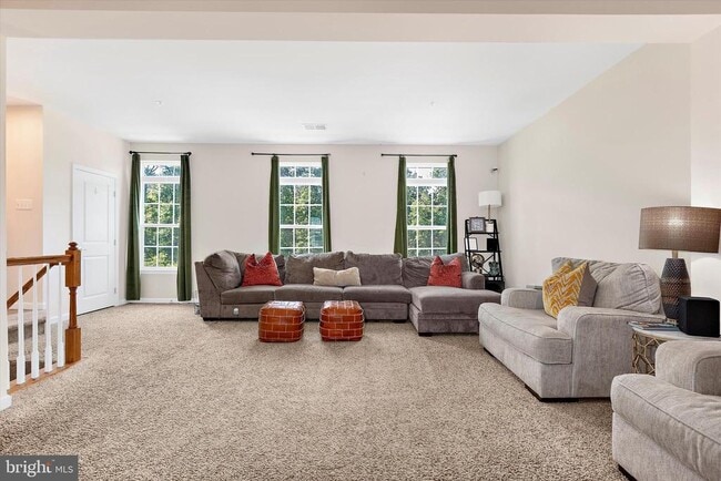 Photo - 364 Chessington Dr